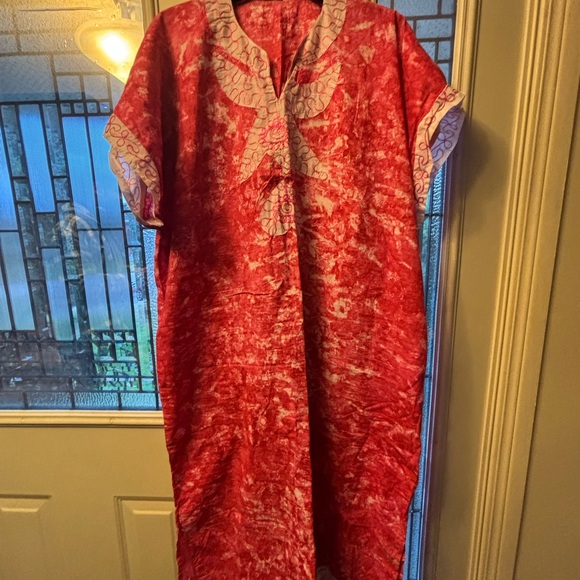 Beautiful African dresses from West Africa. - Picture 10 of 12